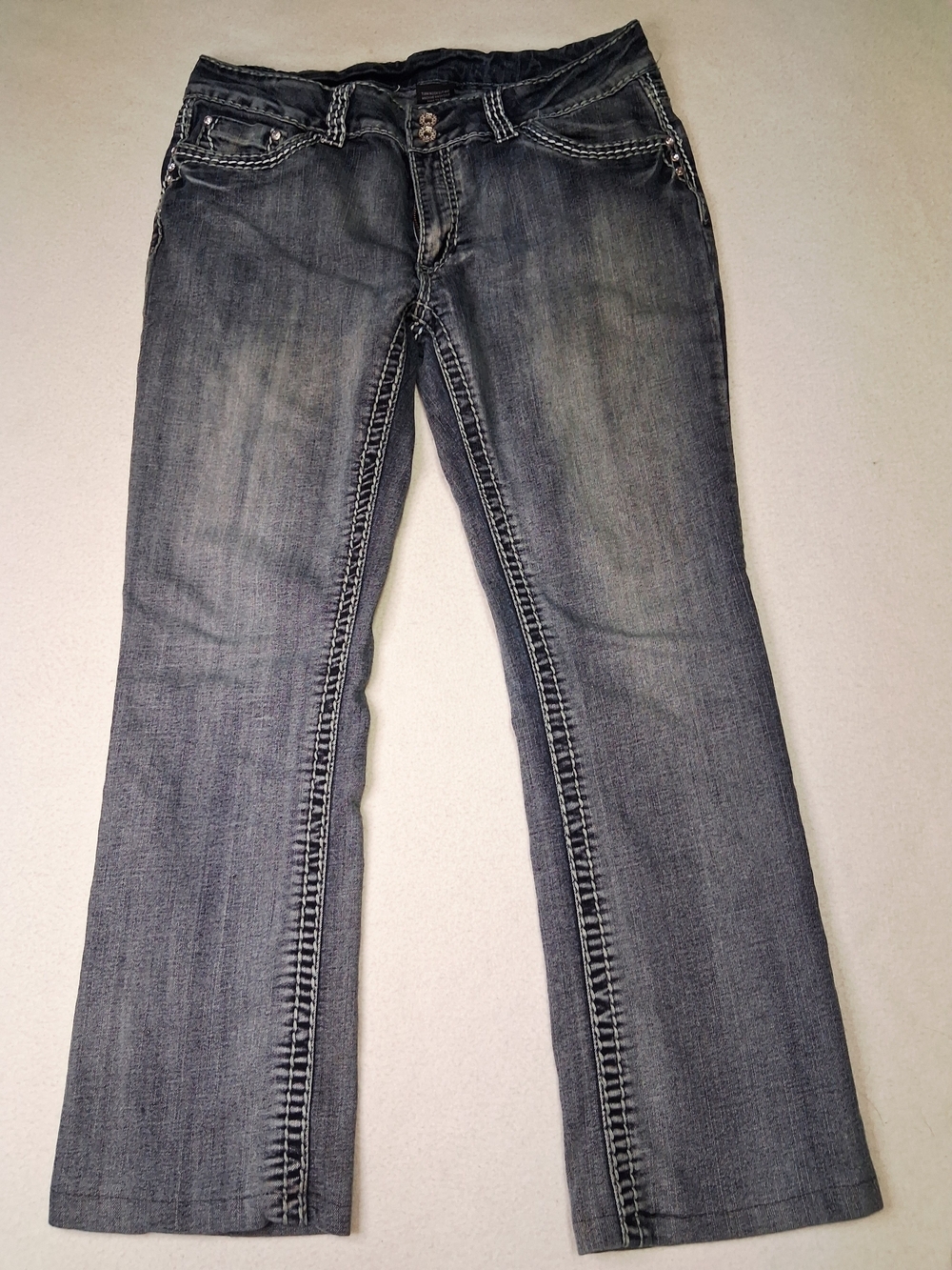 Hemmed Women’s Gray Straight-Leg Jeans